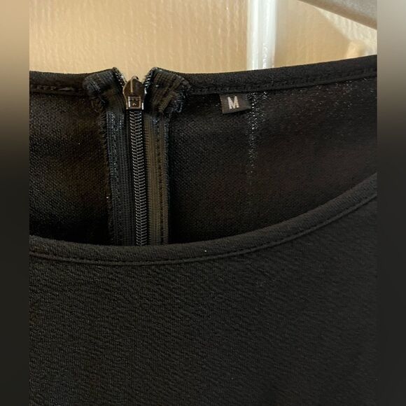 Black Ruffle Dress Size M Super Cute 🔥 - Picture 3 of 4